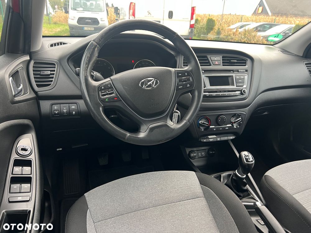 Hyundai i20 1.4 Trend - 27