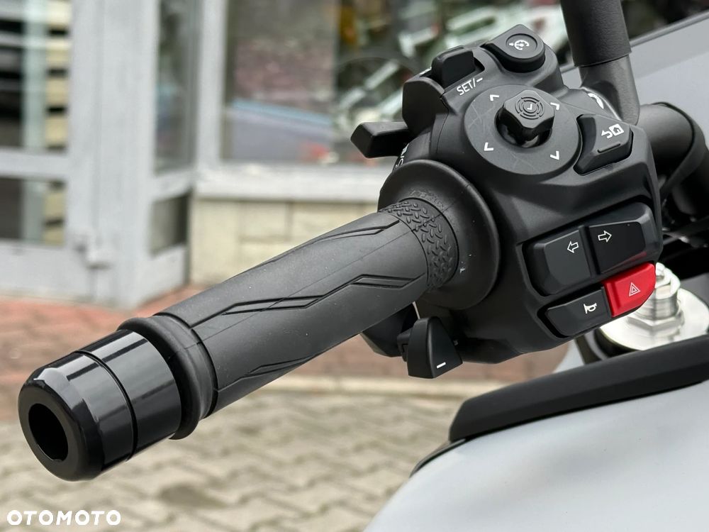 Yamaha MT - 5