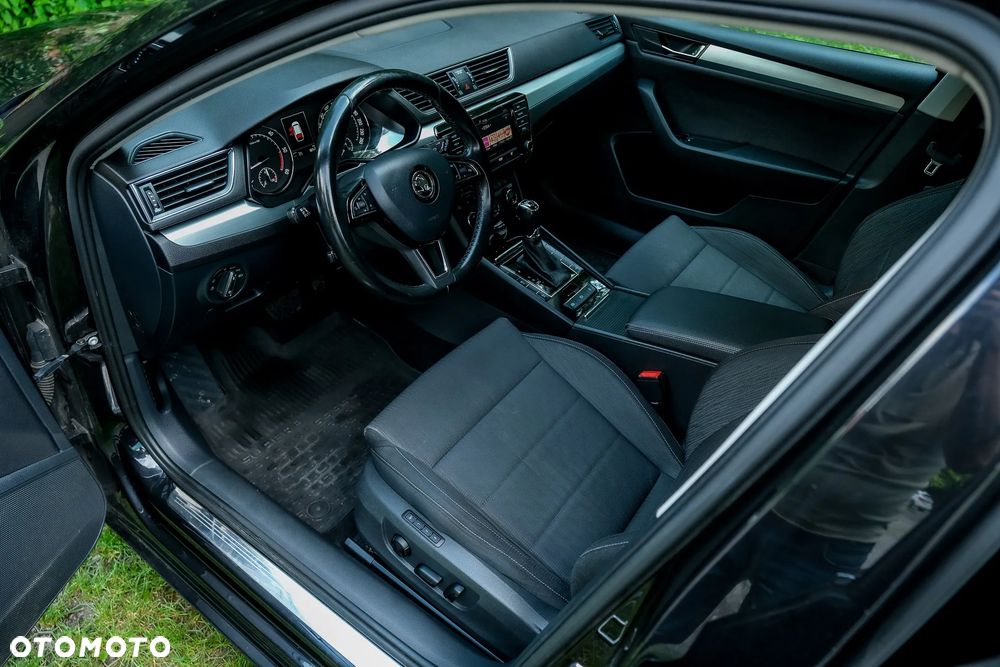 Skoda Superb 2.0 TDI Sportline - 21