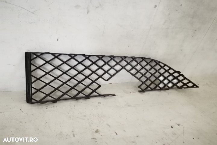Grila Inferioara Bara Fata Dreapta Original Avariata Bentley Bentayga - 5
