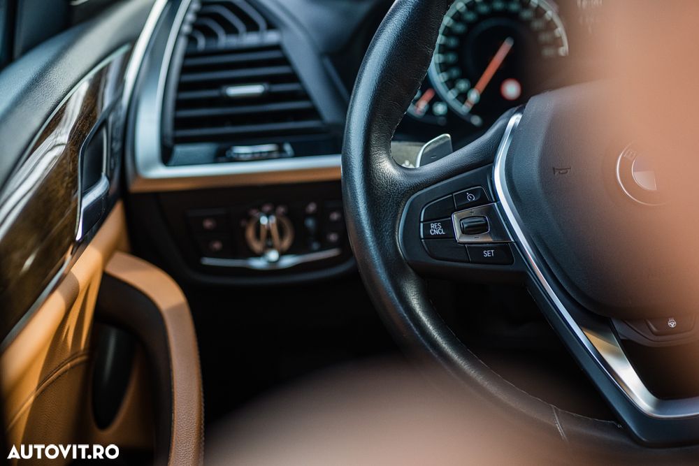 BMW X3 xDrive30i AT Luxury Line - 30