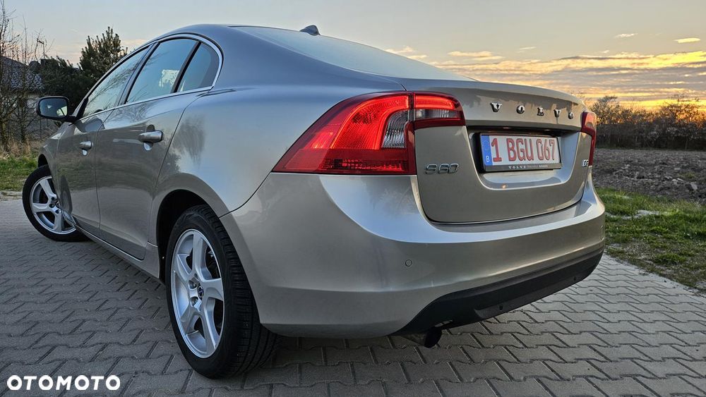 Volvo S60 D3 Summum - 6