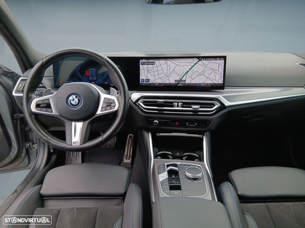 BMW 320 e Pack Desportivo M Auto - 12