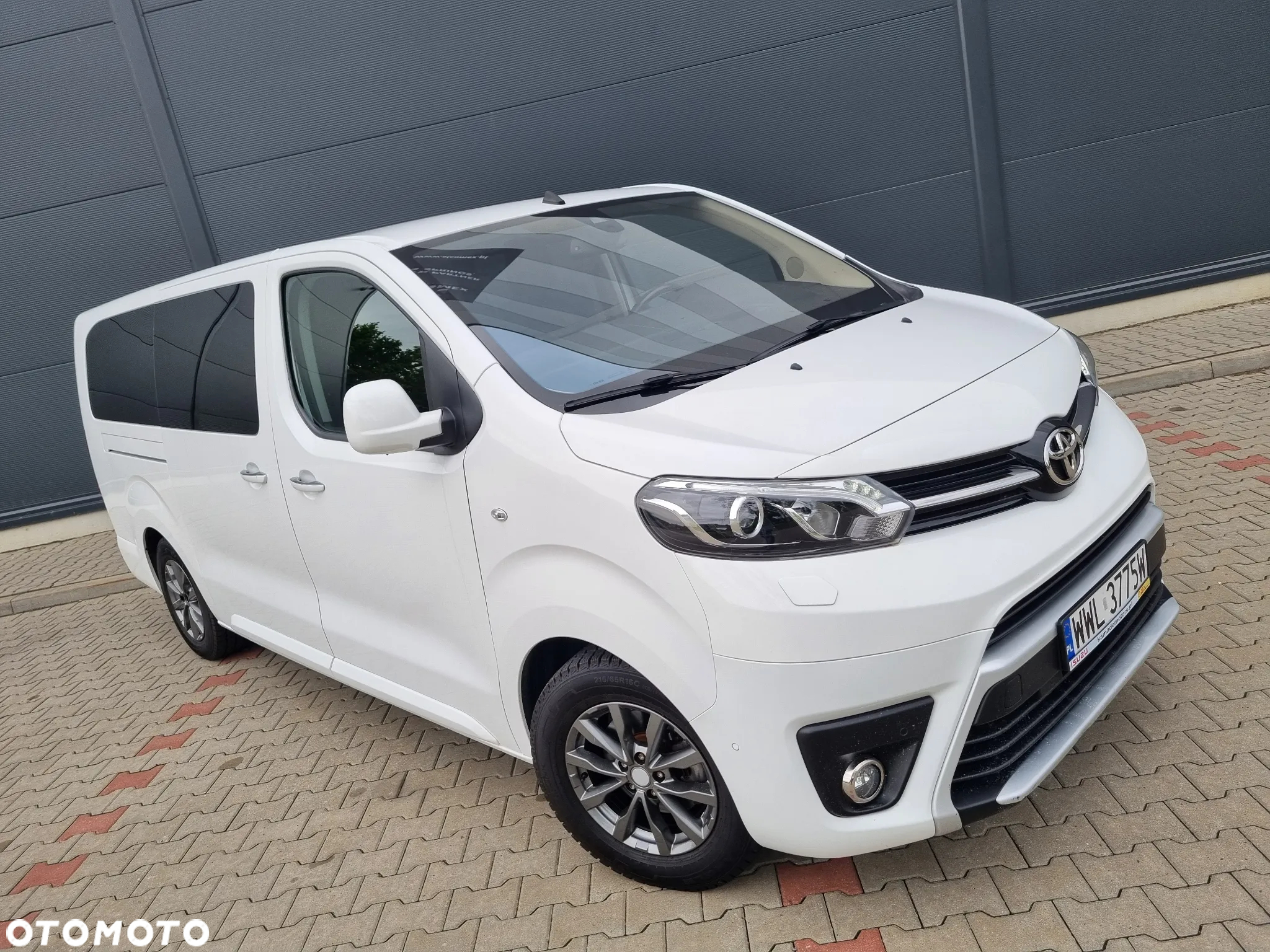 Toyota ProAce 2,0-l-D-4D L2 (7-Si.) Autm Verso Executive - 7