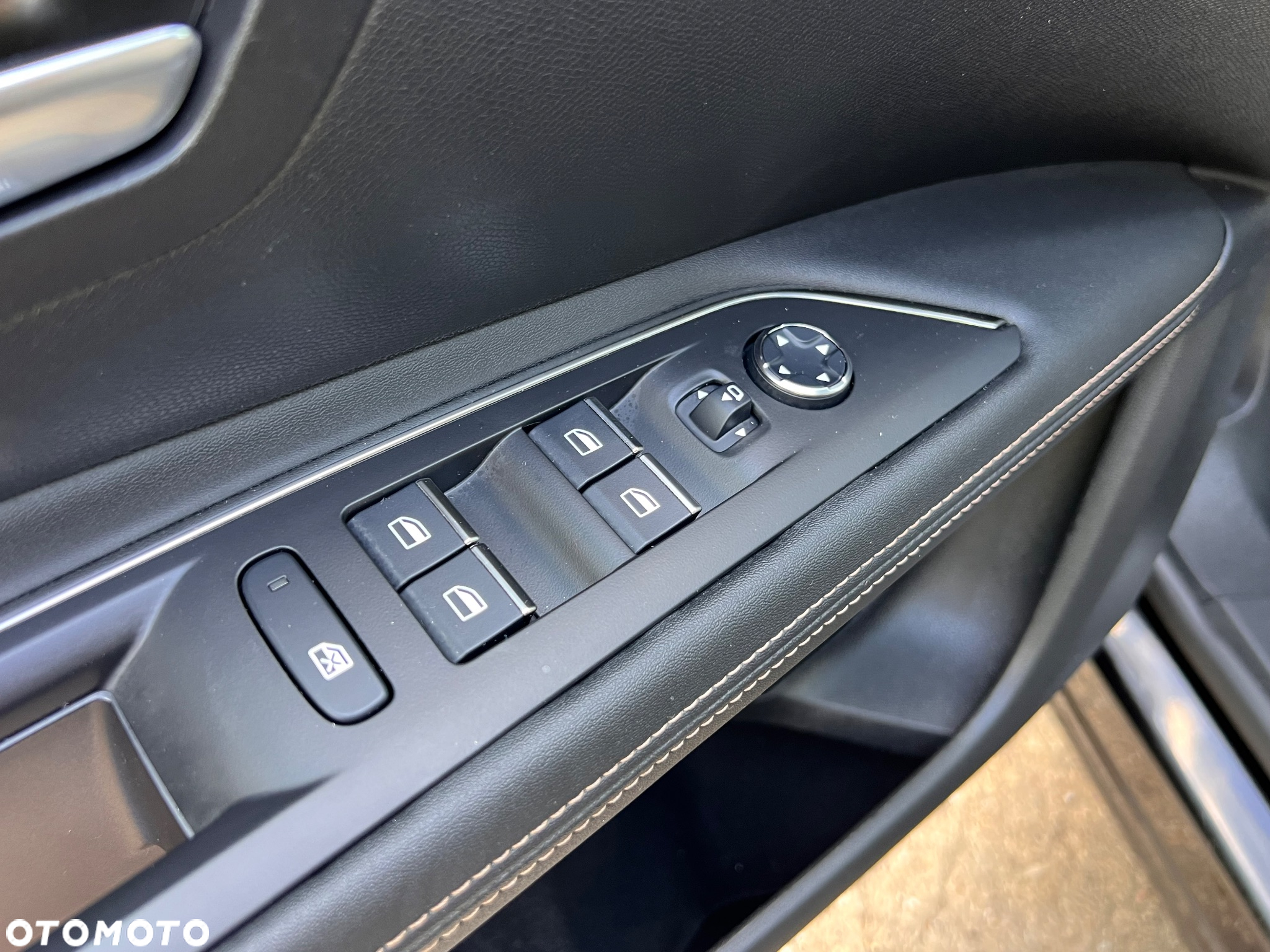 Peugeot 3008 1.6 PureTech Hybrid4 PHEV GT S&S EAT8 - 35