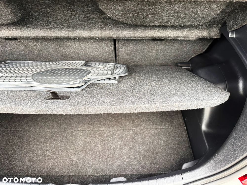 Toyota Yaris 1.33 Premium - 23