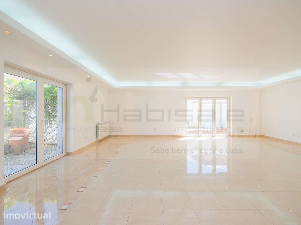 Moradia T5 no Alto da Parede com piscina - Grande imagem: 2/60