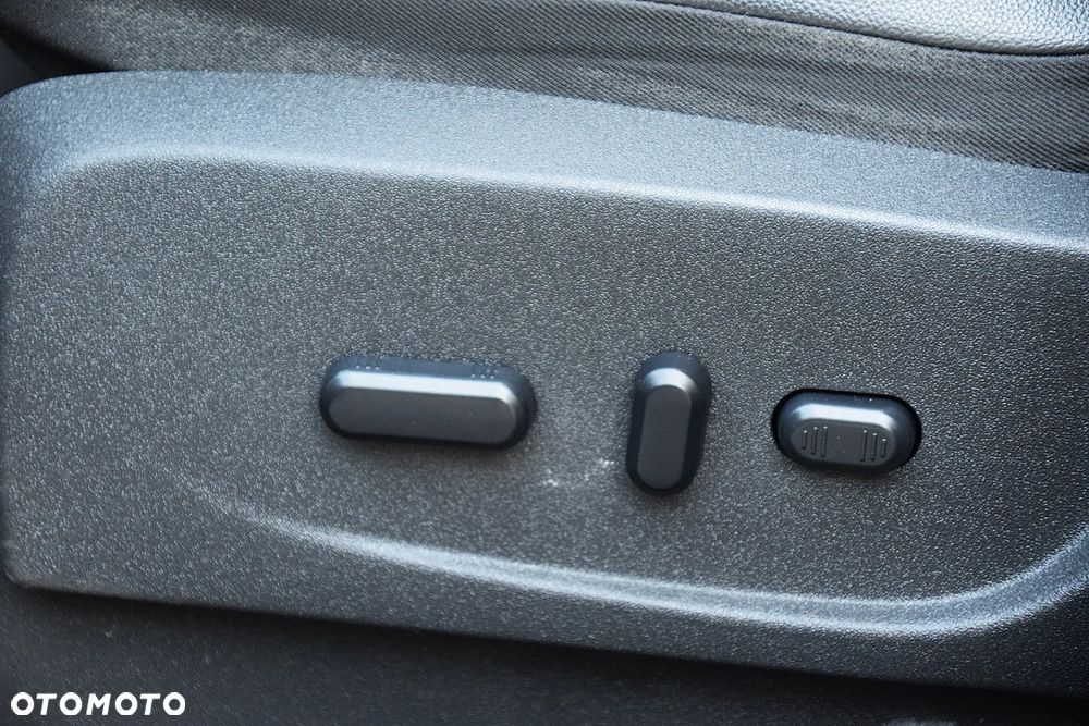 Ford Kuga 2.0 TDCi 4x4 Titanium - 27