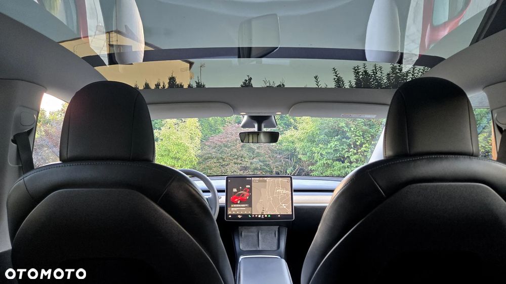 Tesla Model Y Long Range Dual Motor AWD - 31