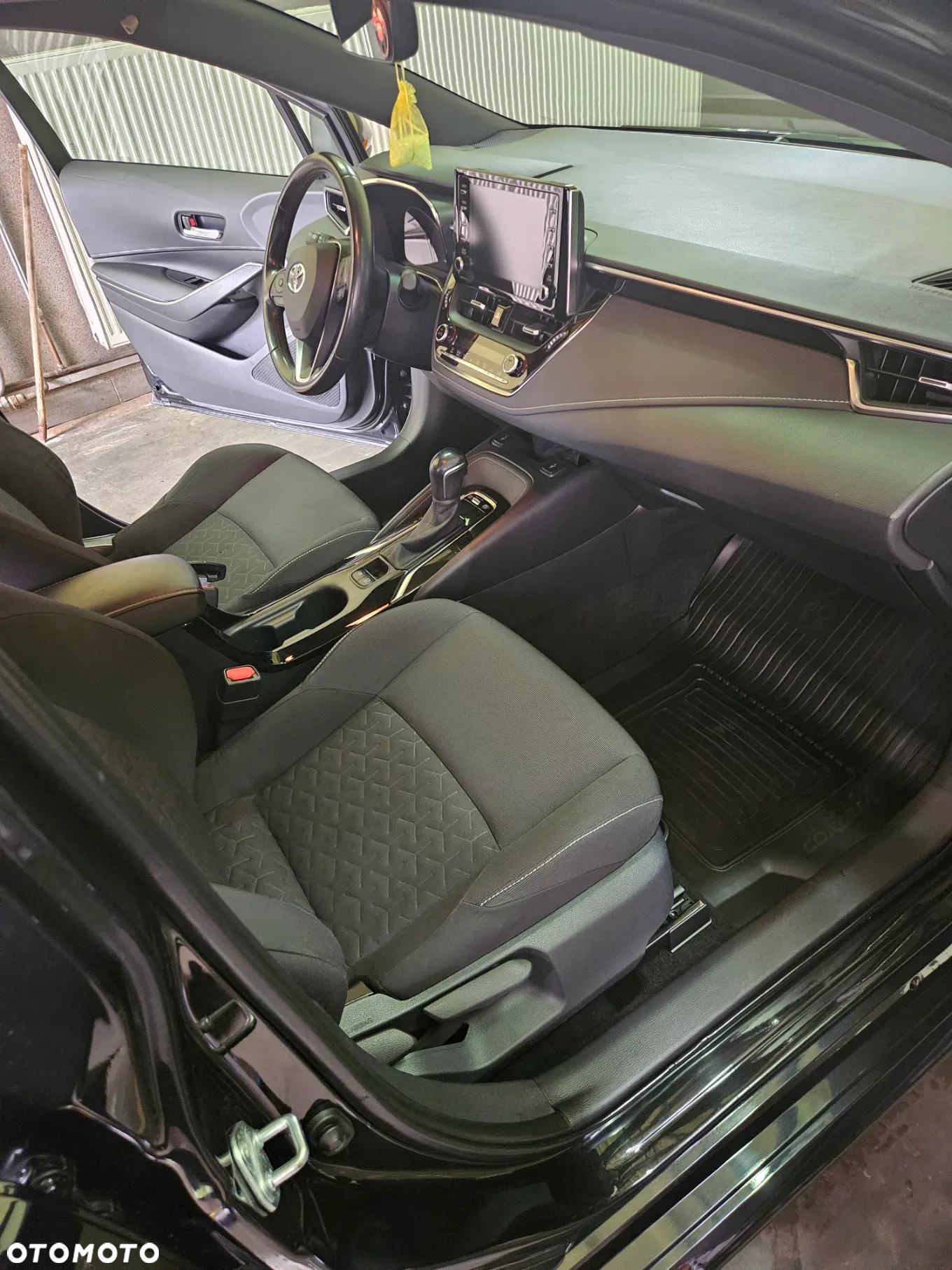 Toyota Corolla 1.8 Hybrid Comfort - 14