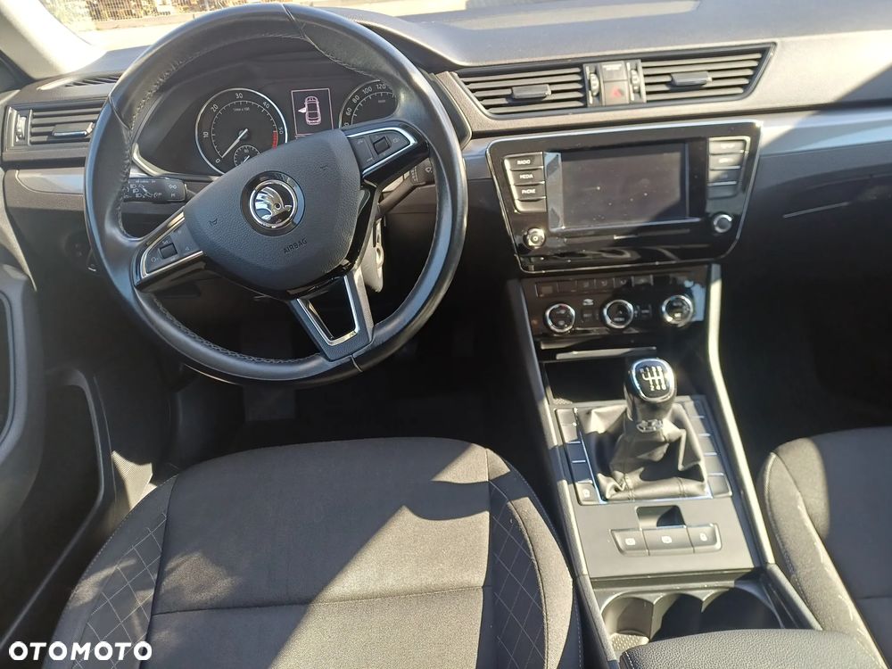 Skoda Superb 2.0 TDI Active - 9