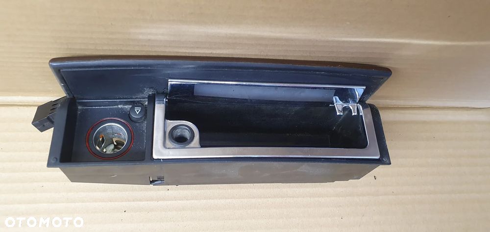 Popielniczka schowek Audi A8 D3 4E0857951C - 3