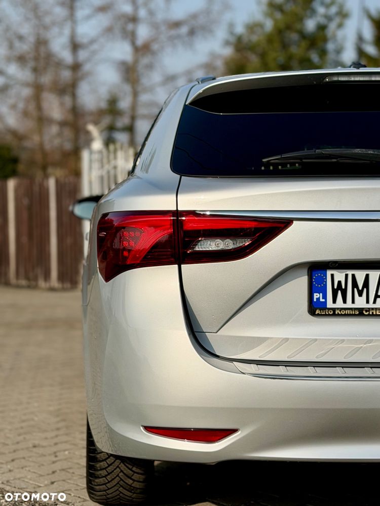 Toyota Avensis 2.0 D-4D Prestige - 28