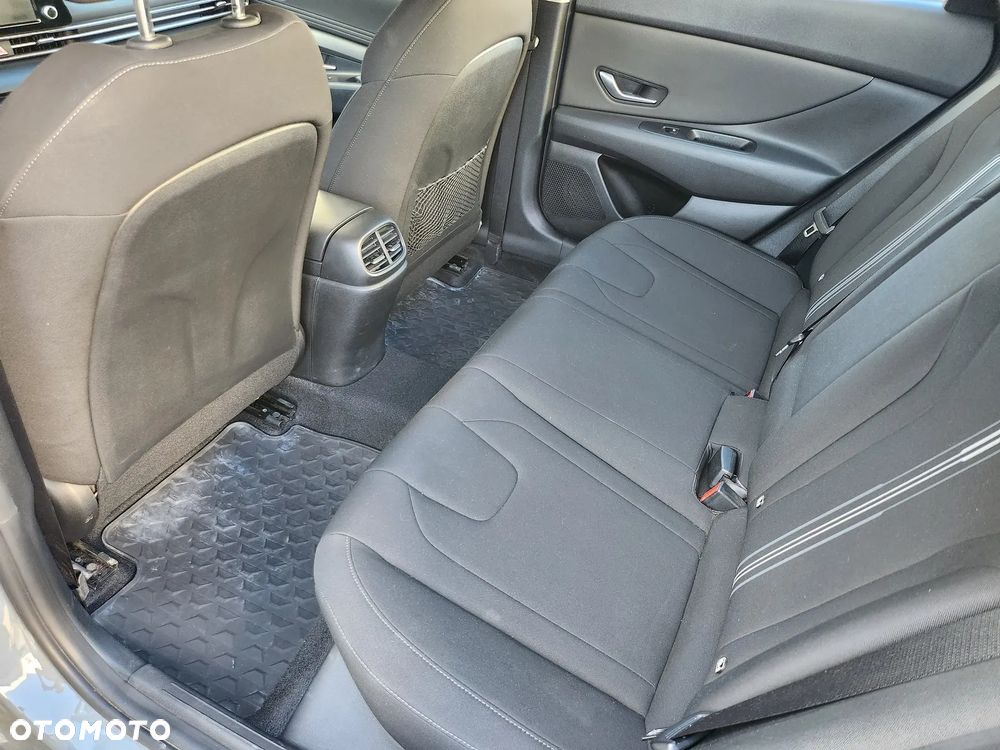Hyundai Elantra 1.6 Smart - 22