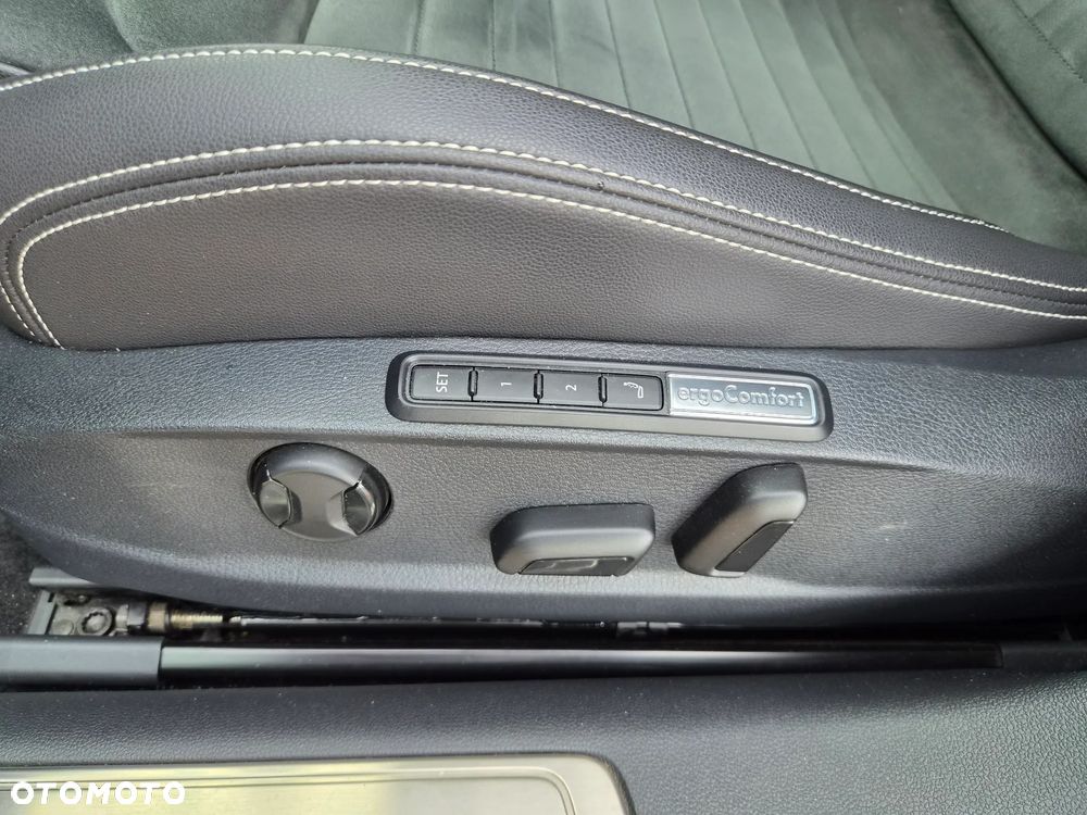 Volkswagen Passat 1.5 TSI EVO Elegance DSG - 9