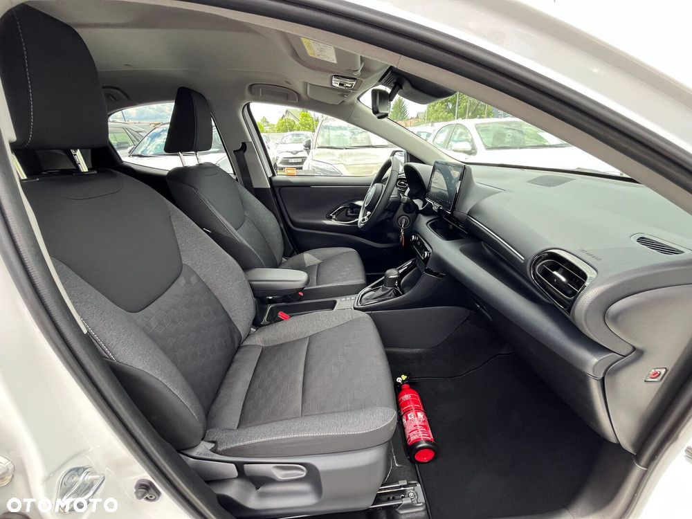 Toyota Yaris Hybrid 1.5 Style - 33