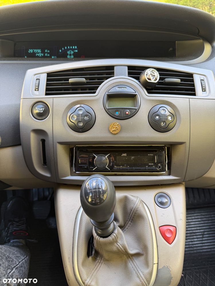 Renault Scenic 1.5 dCi Emotion - 15