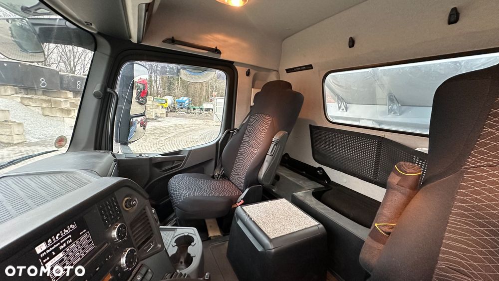 Mercedes-Benz Arocs - 23