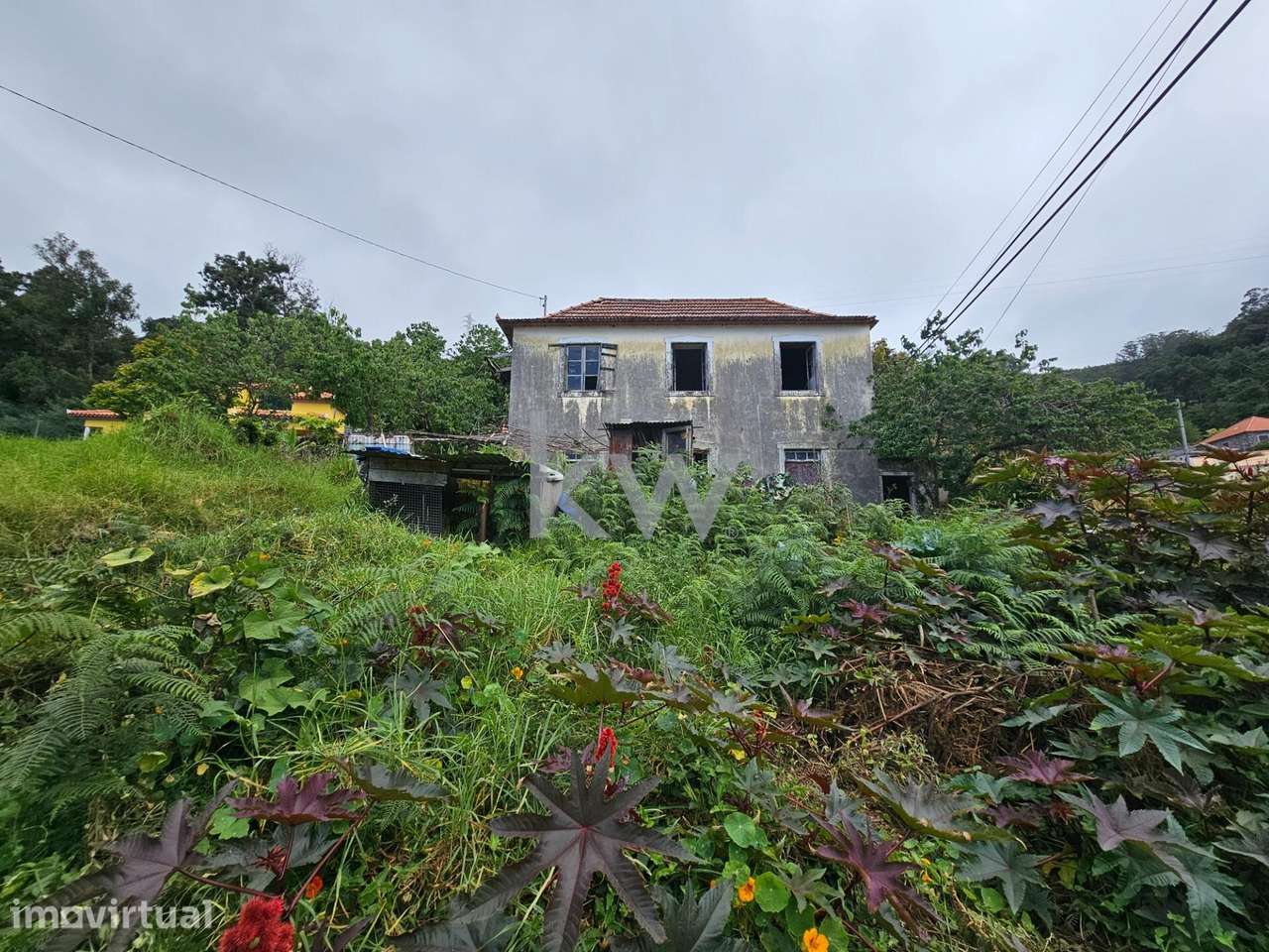 Moradia T2 de 2 Pisos para Reconstrução com Terreno Anexo e Vista Mar - Grande imagem: 5/17