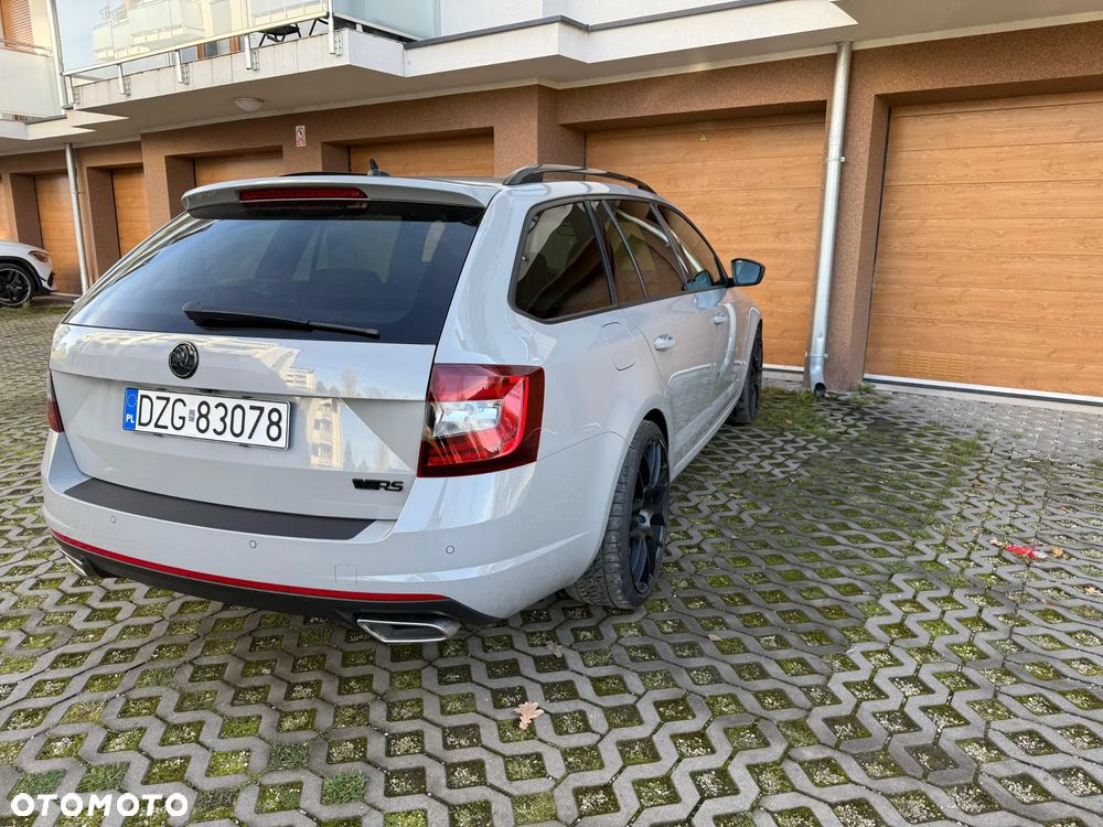 Skoda Octavia 2.0 TDI DSG RS - 10
