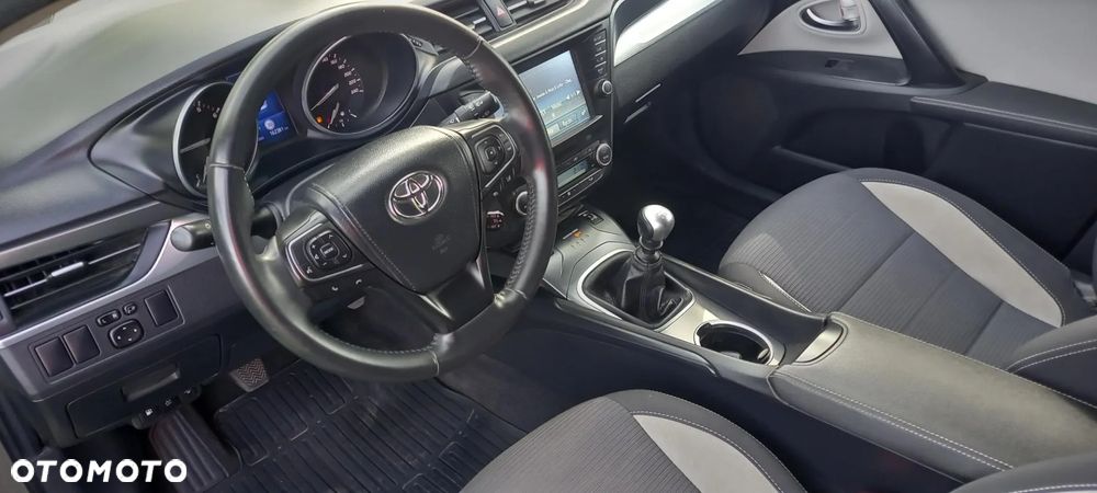 Toyota Avensis Touring Sports 1.8 Business Edition - 13