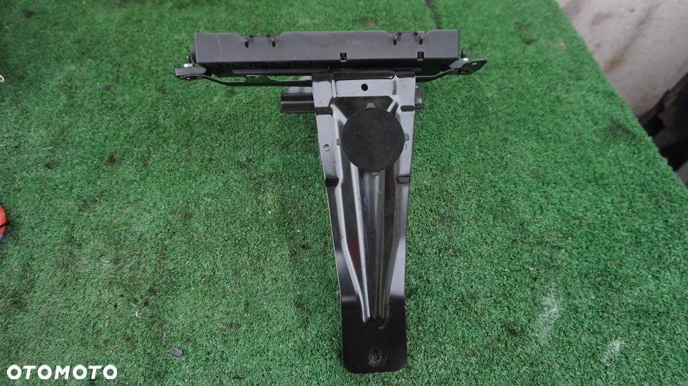 Jaguar XF II X260 2.0D modul skrzynka bezpiecznikow akumulatora - 2