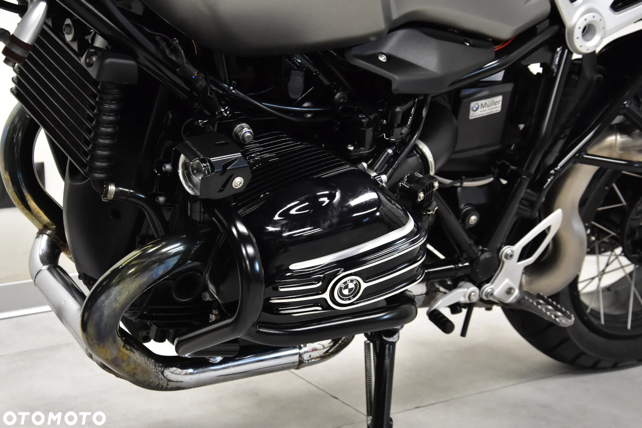 BMW R - 18