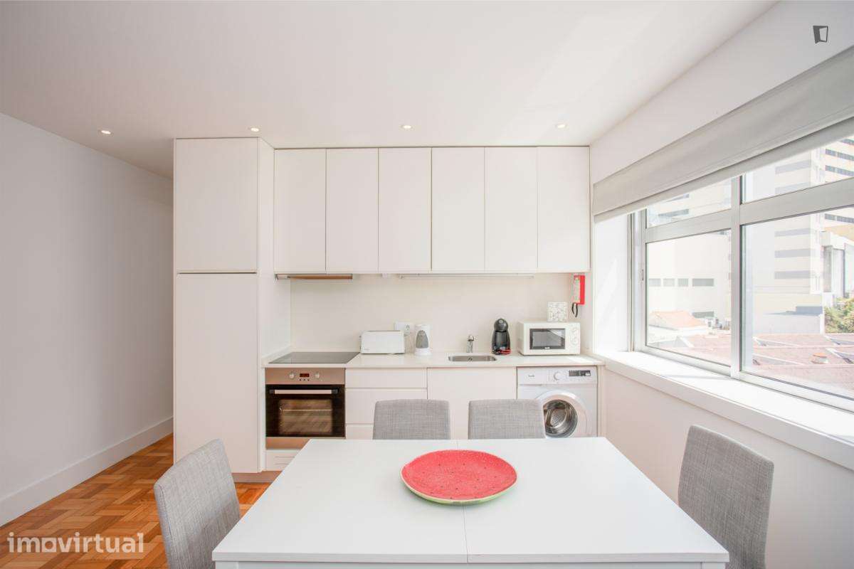 Apartamento com 1 quartos - localizado em Santo Ildefonso Porto - Grande imagem: 2/22