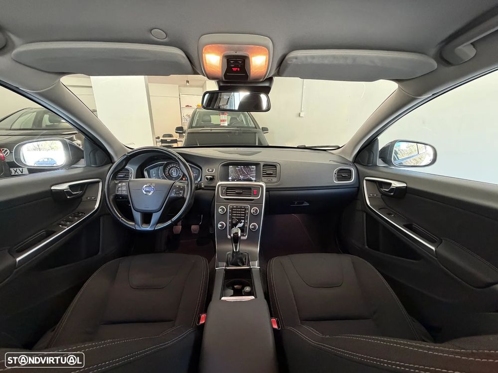 Volvo V60 2.0 D4 Momentum Eco - 35