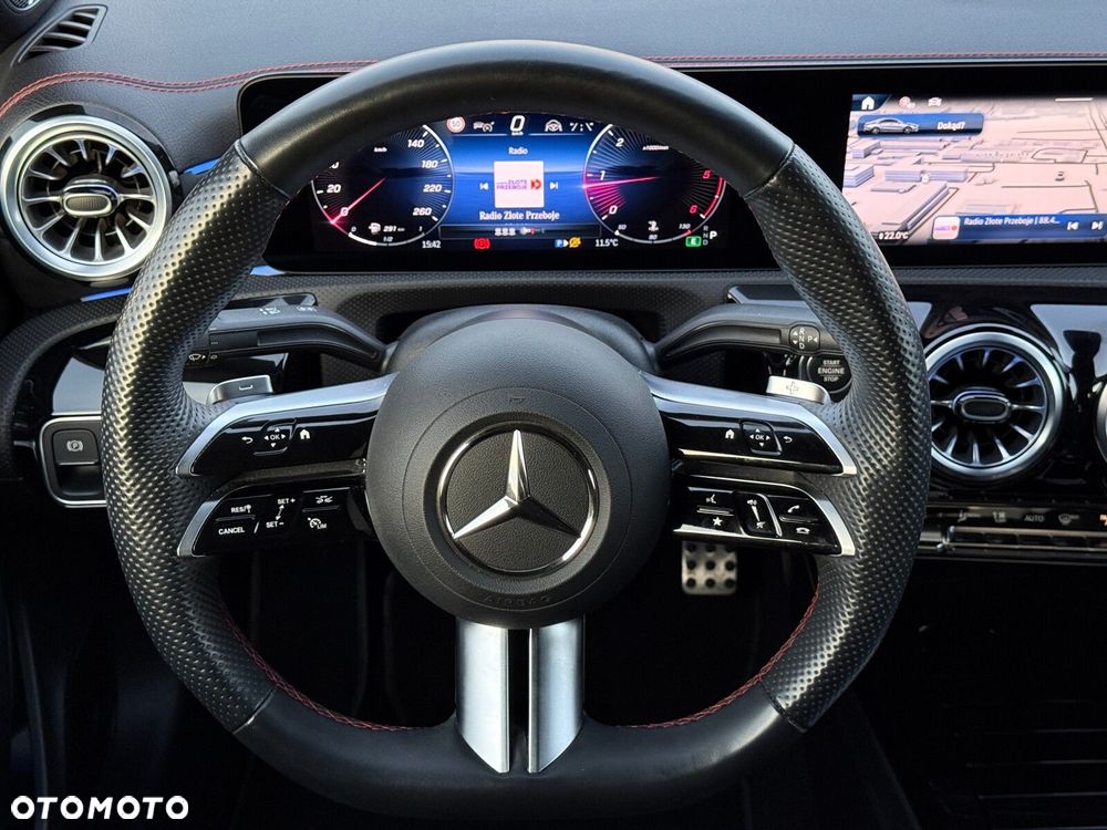 Mercedes-Benz CLA 200 d AMG Line 8G-DCT - 17