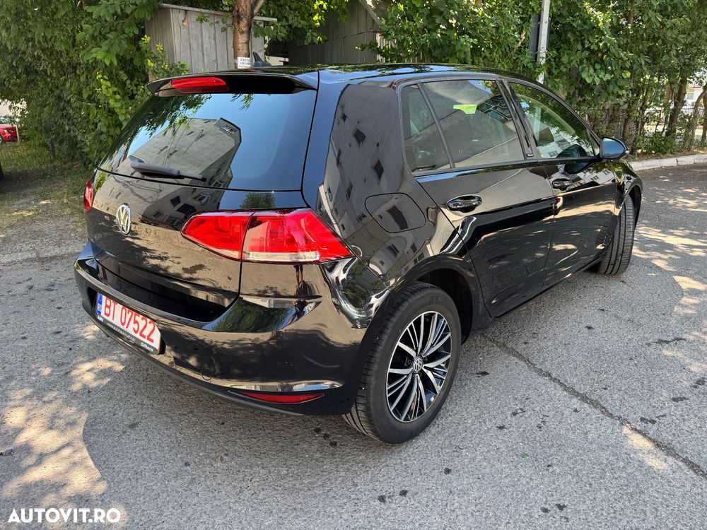 Volkswagen Golf - 5
