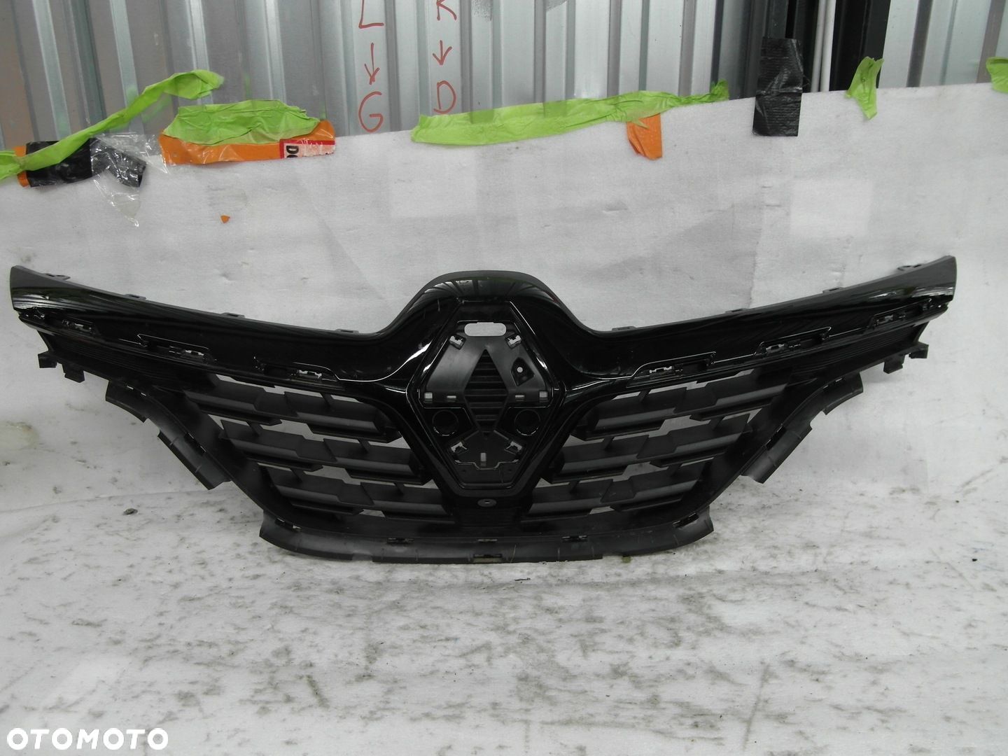 RENAULT CAPTUR II 19- CAŁY GRILL ATRAPA - 1
