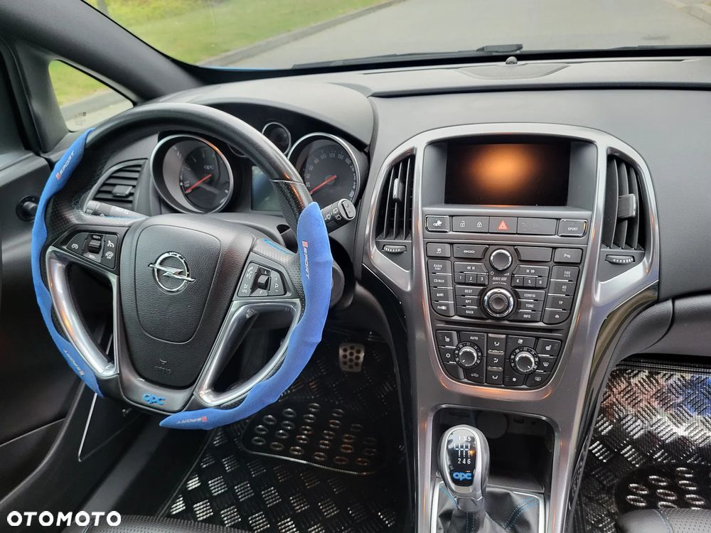 Opel Astra IV GTC OPC - 14