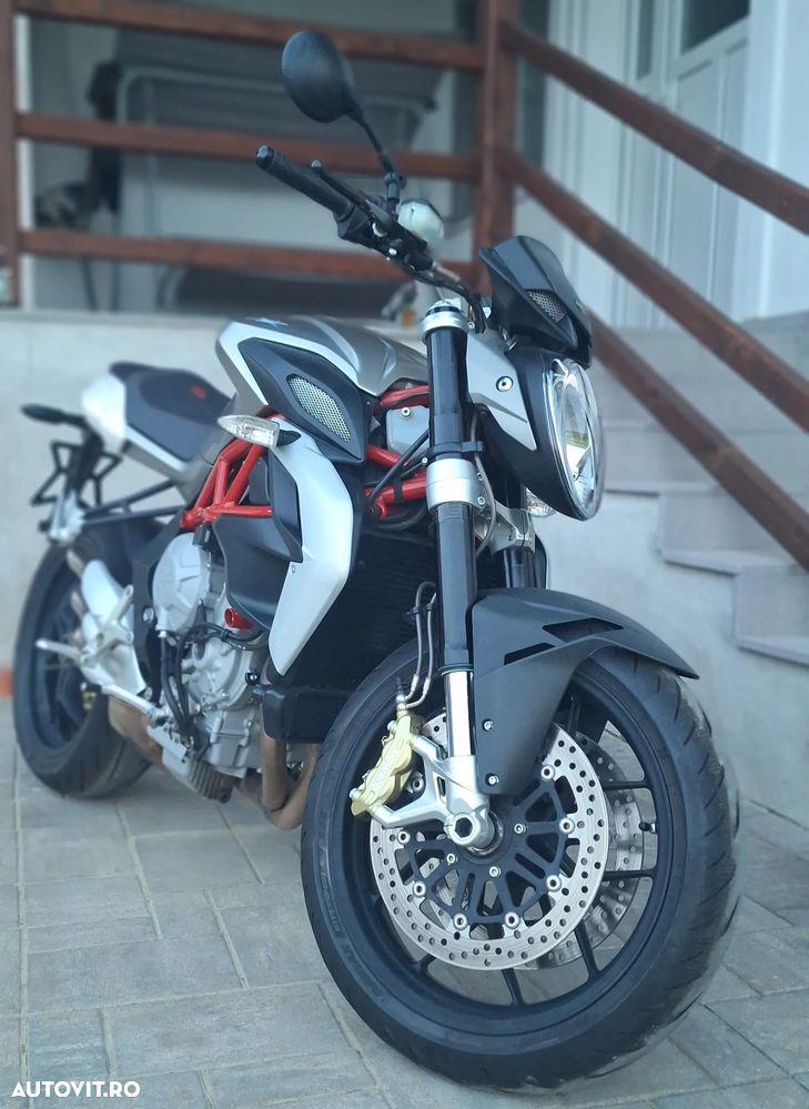 MV AGUSTA Brutale 800 - 1