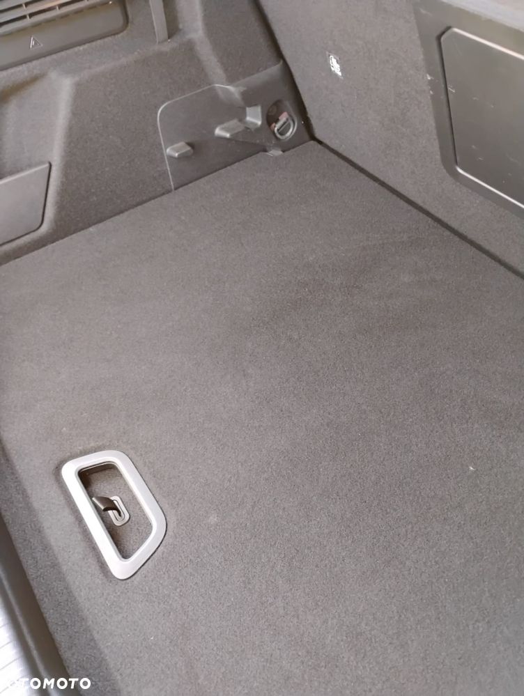 Citroën C4 1.2 PureTech Max S&S EAT8 - 19