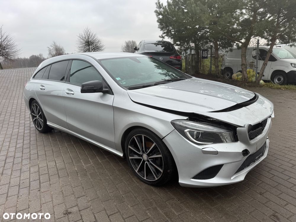 Mercedes-Benz CLA 200 d 7G-DCT UrbanStyle Edition - 4