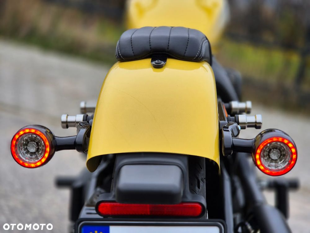 Harley-Davidson Softail Street Bob - 32