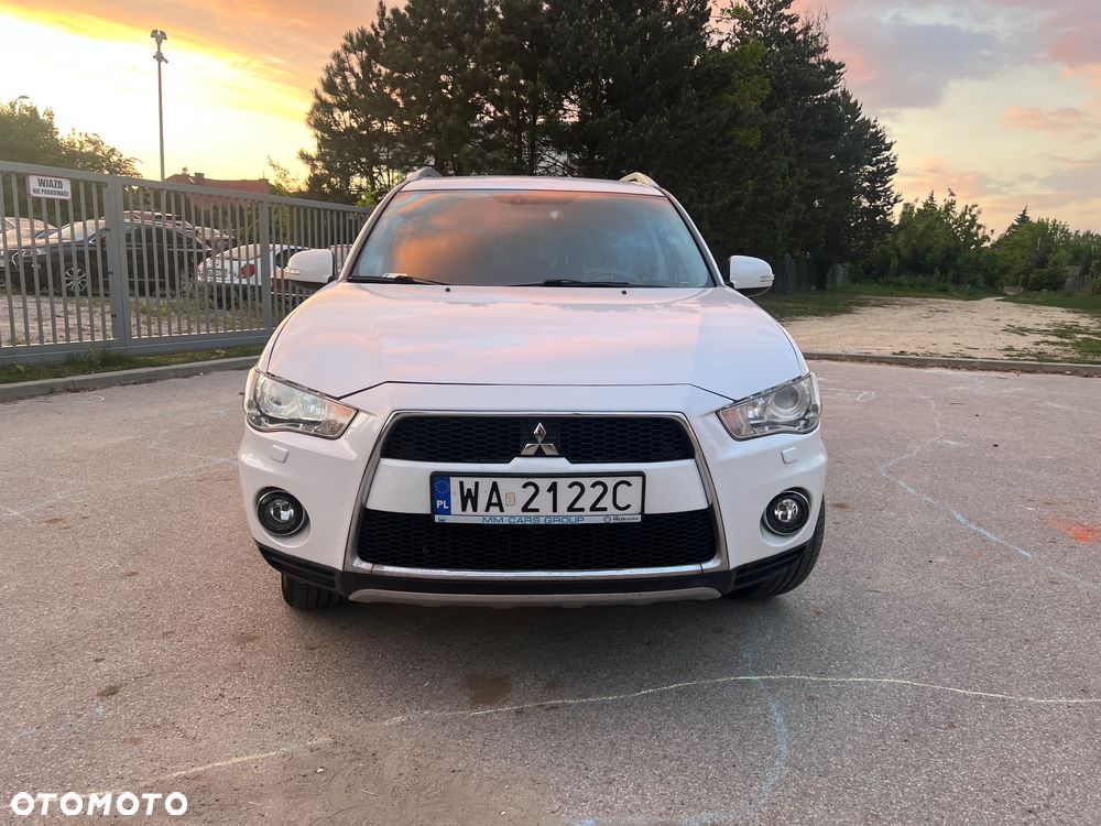 Mitsubishi Outlander 2.0 DI-D 4WD Intense - 2