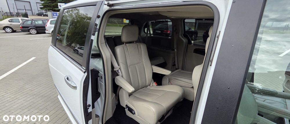 Chrysler Town & Country 3.6 Limited - 20