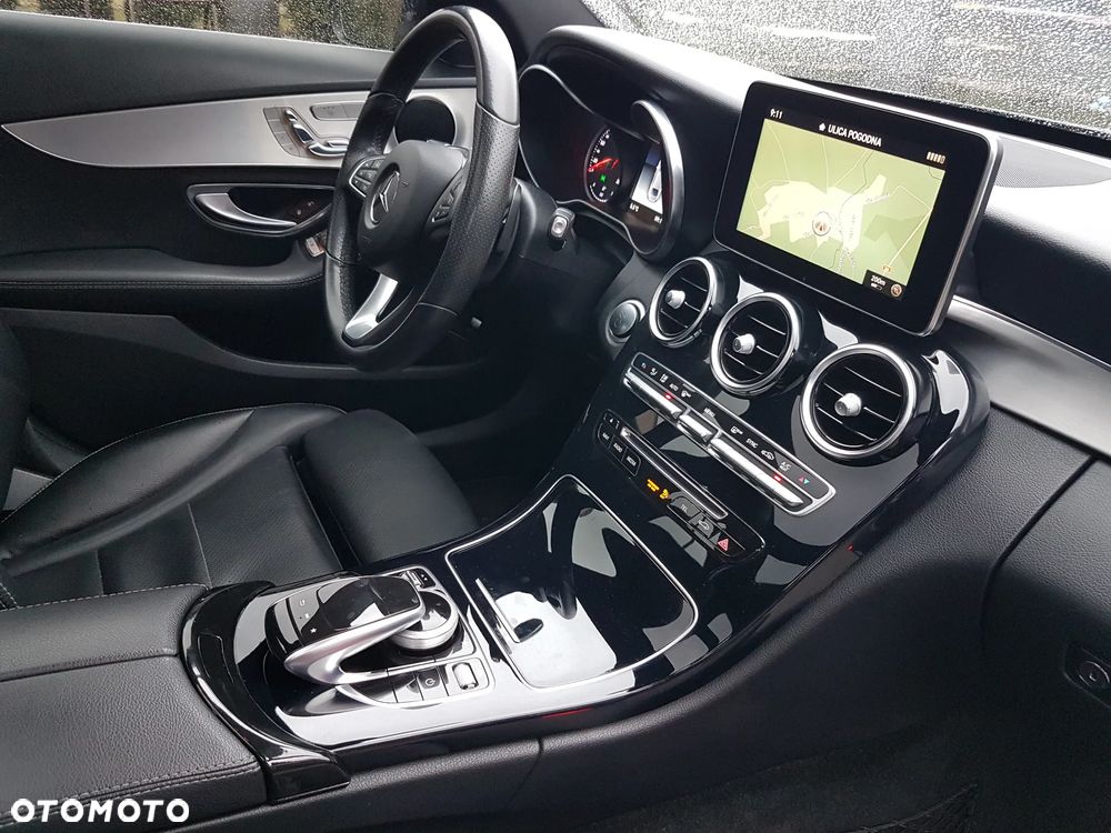 Mercedes-Benz Klasa C 300 9G-TRONIC Avantgarde - 4