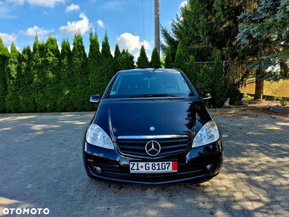 Mercedes-Benz A-Class 2011 photo 2