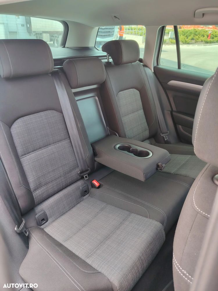 Volkswagen Passat 2.0 TDI SCR DSG Business - 9