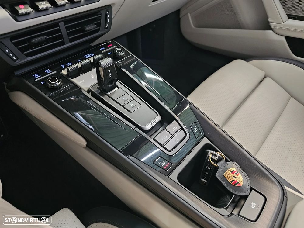 Porsche 911 (992) Carrera GTS - 45