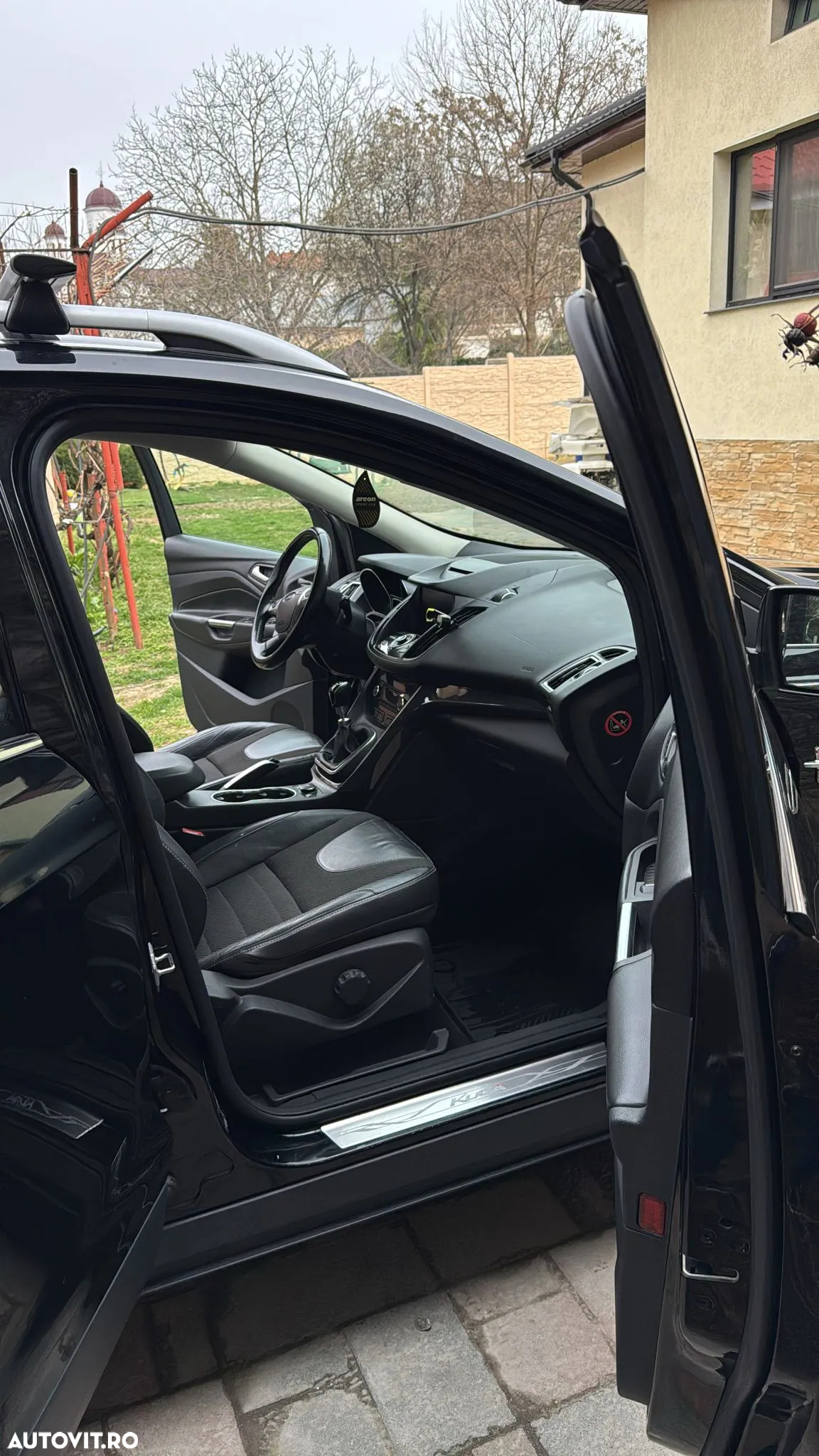 Ford Kuga - 10