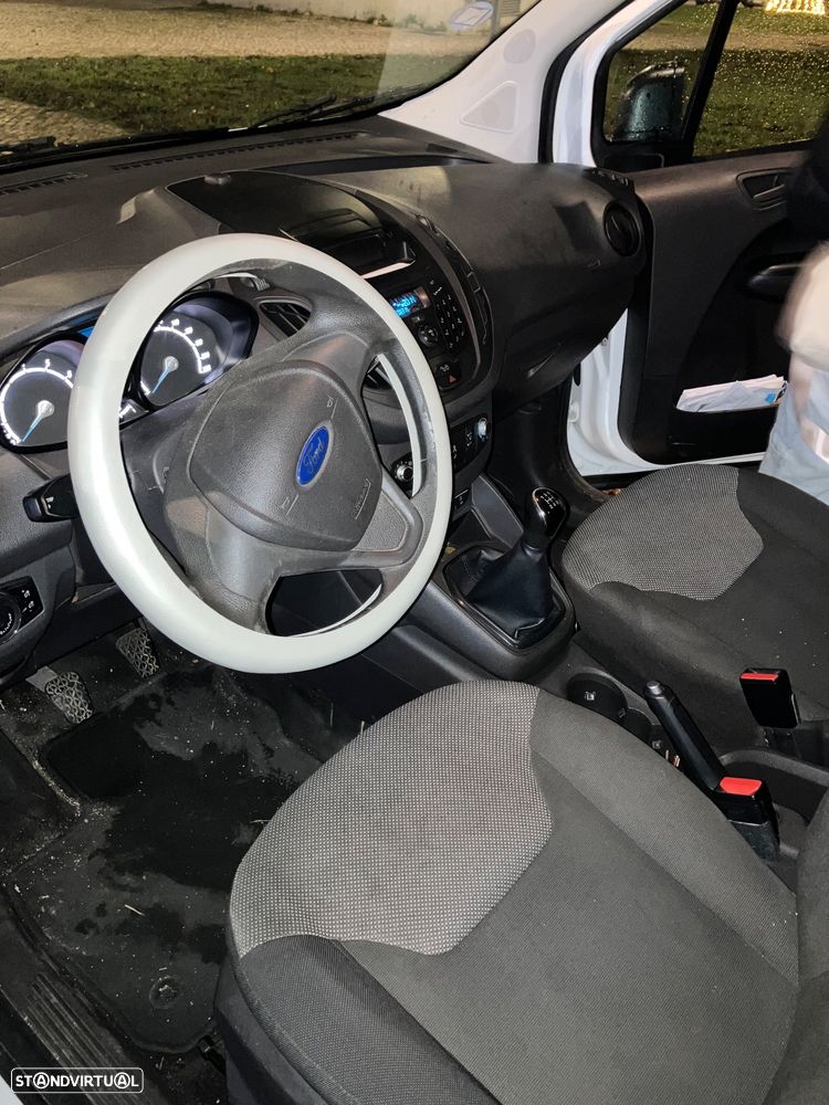 Ford Tourneo Courier 1.0 EcoBoost Ambiente - 25