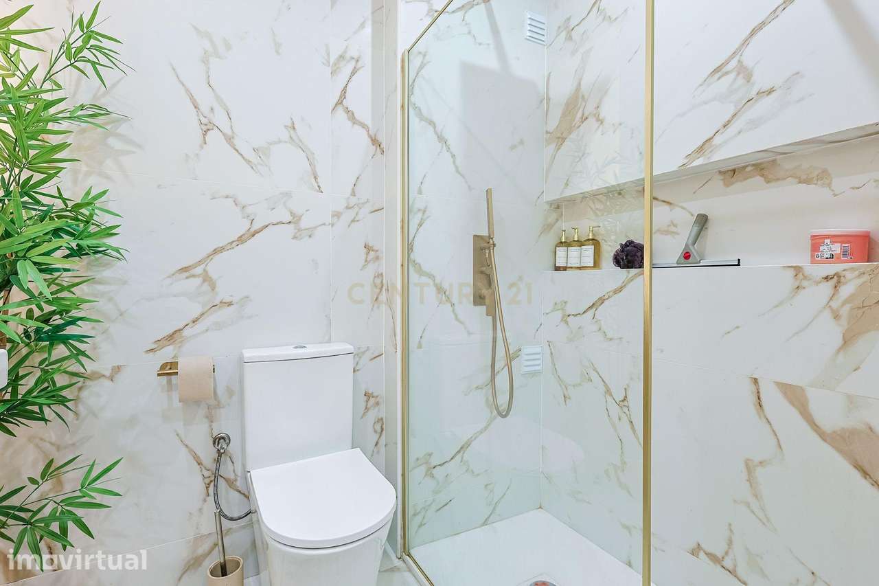 T2 Parcialmente Renovado | 82,23 m² | Alto do Seixalinho - Grande imagem: 2/27
