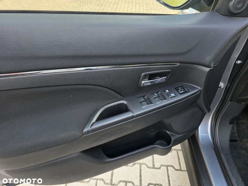Mitsubishi ASX 1.8 DI-D 2WD Diamant Edition - 17