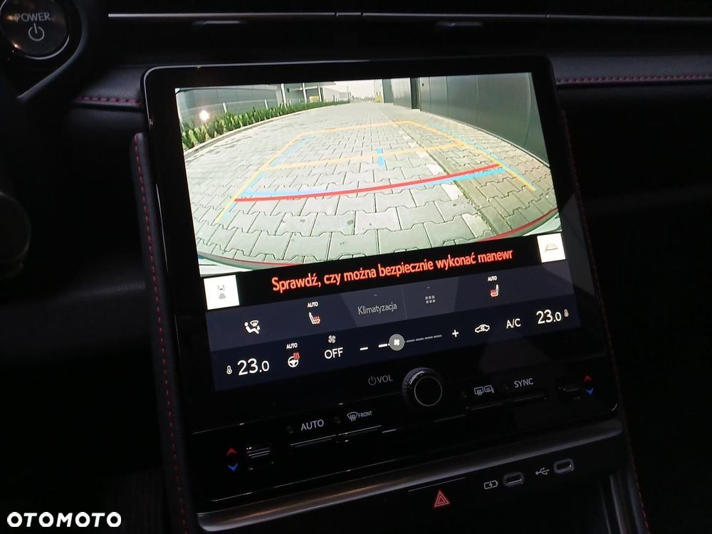 Lexus LBX 1.5 Hybrid Emotion - 12