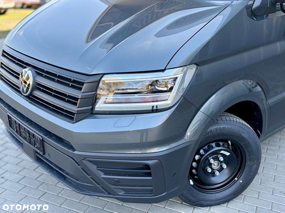 Volkswagen Crafter 35 Furgon z wysokim dachem silnik: 2,0 l EU6 SCR 177 KM / skrzynia biegów: Przedni napęd manualna 6-biegowa rozstaw osi: 4490 mm - 3