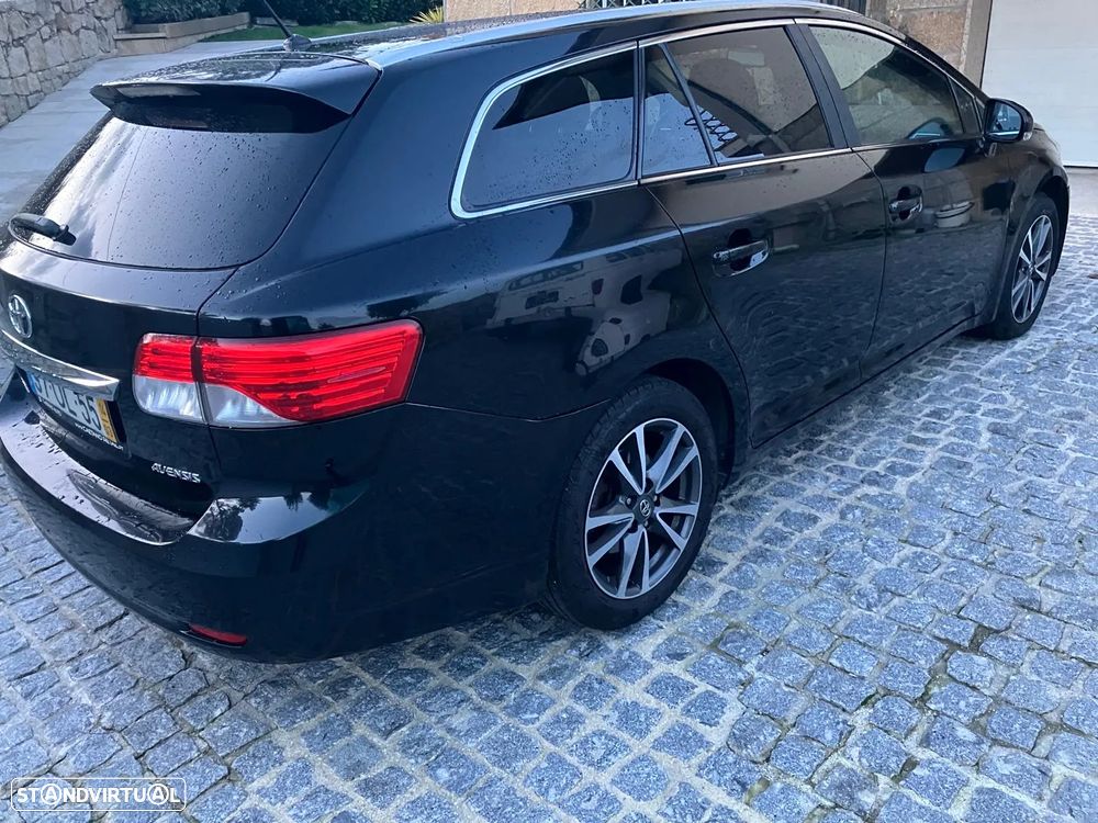 Toyota Avensis SW 2.0 D-4D Luxury+Navi - 5